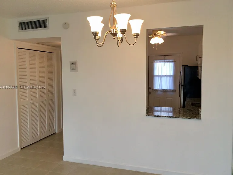 2200 Park Ln #308 — Photo 3