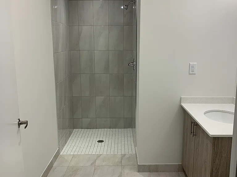 16 Markle Cres #309 — Photo 6