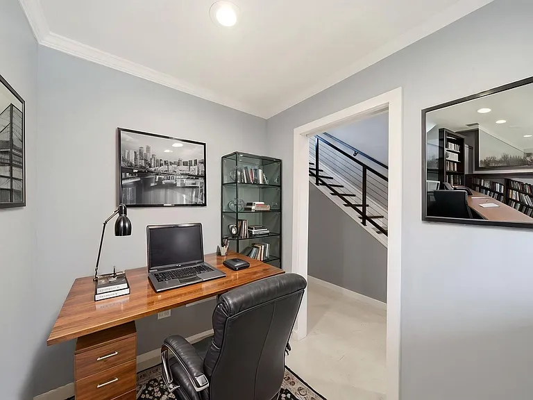 913 Saulnier St — Photo 17