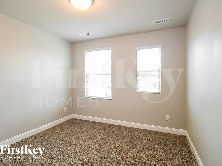 9018 Evans Woods Dr — Photo 12