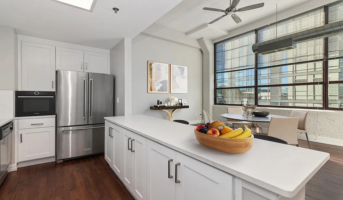 Renovated kitchens with premium finishes are available for upgrade. Ask the leasing team for more details. - Locust on the Park