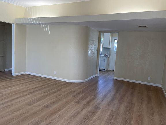 4th image of 3017 E 8th St