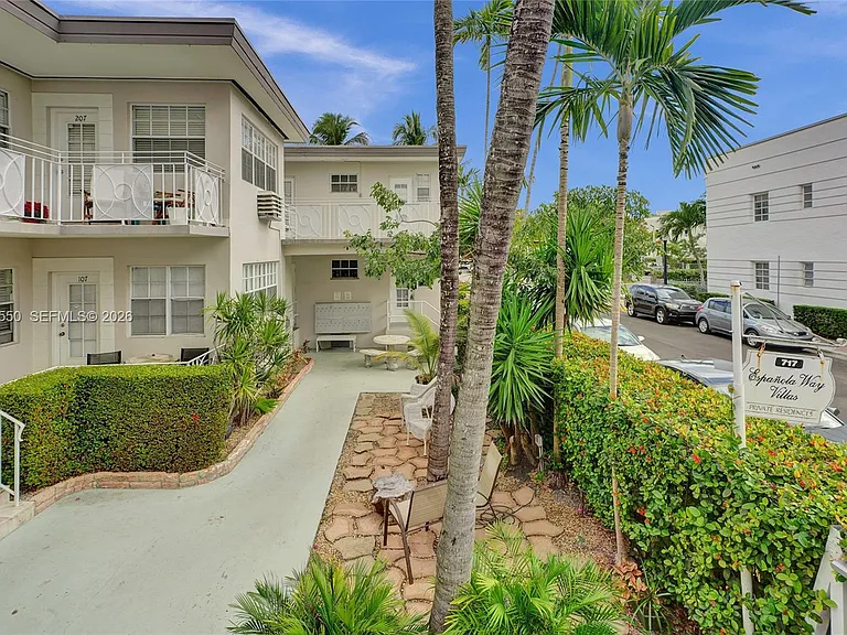 717 Espanola Way #204 — Photo 38