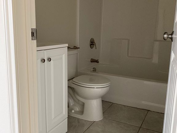 4th image of 580 S Lillian St #1604