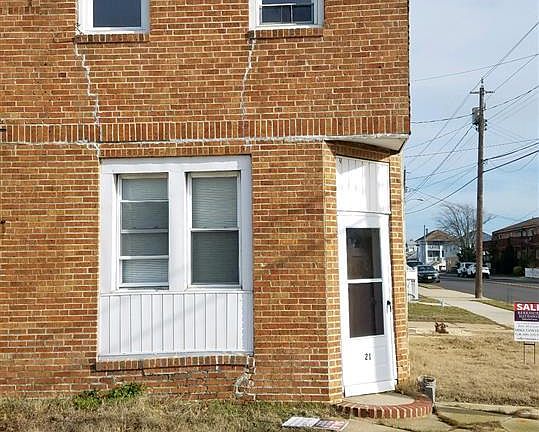 3rd image of 21 E 13th St