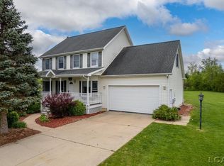 2856 Terrehaven Dr, Adrian, MI 49221