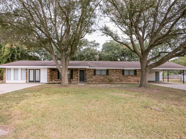 506 Rhodes Rd, Victoria, TX 77904