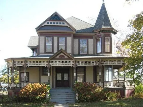 345 N Clark St, Forest City, IA 50436