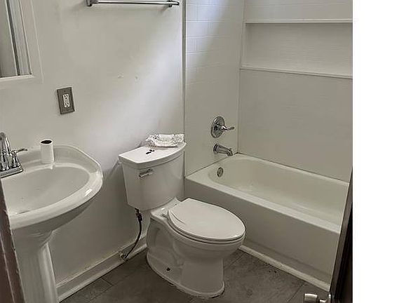 2nd image of 4431 Ashland Ave Floor 1