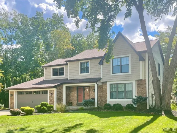 45 Scattertree Ln, Orchard Park, NY 14127