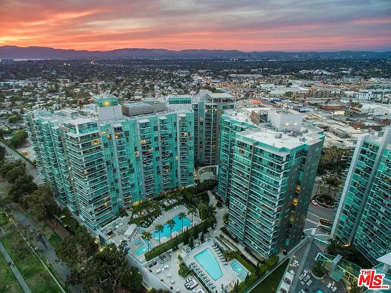 13650 Marina Pointe Dr #607 — Photo 12