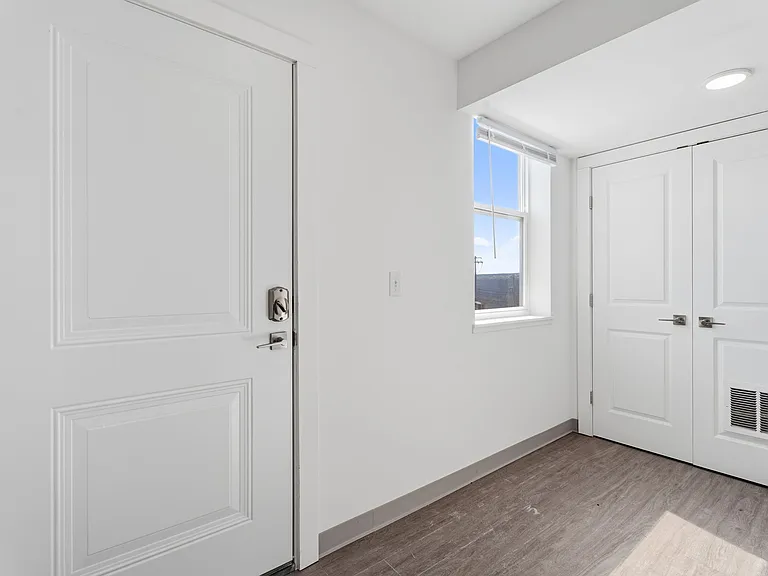 The Outlook Apartments — Photo 63