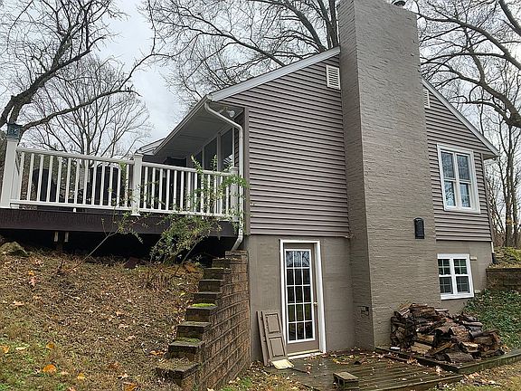 5th image of 151 Fairview Ln NW