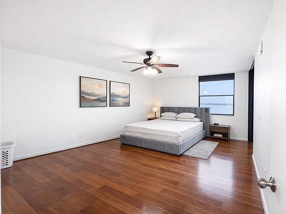4th image of 110 Lake Emerald Drive #405