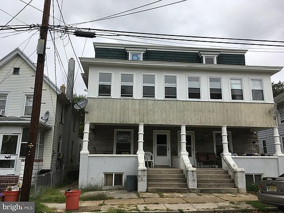 4th image of 55 Roosevelt St #B