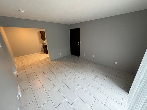 3rd image of 1527 S 20th St #23