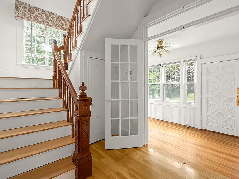 103 Hollis Ave — Photo 7