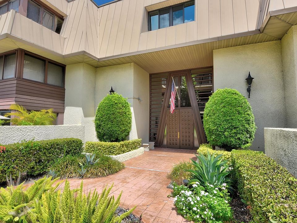 1st image of 1800 SE Saint Lucie Blvd APT 2-105