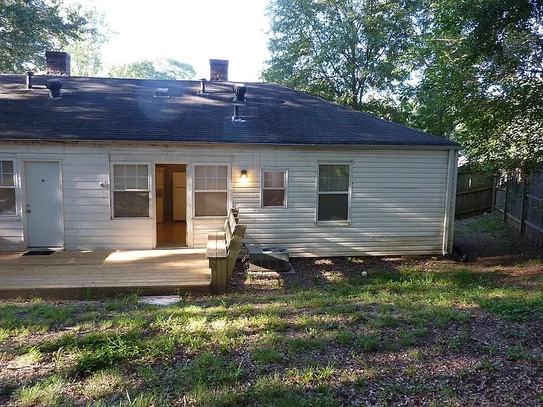 367 McArthur Dr NE — Photo 15