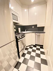 Rented by Silver Line Realty Group NY LLC