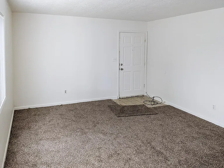 1136 Fairmount Ave S #1 — Photo 6