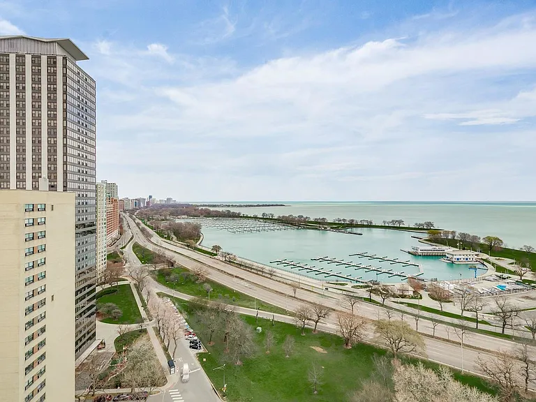3100 N Lake Shore Dr #1906 — Photo 21