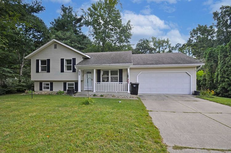 1st image of 19136 Helen Ave
