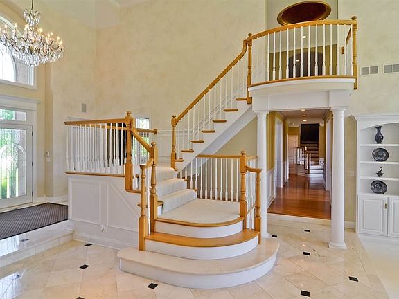 3rd image of 4563 Eleanor Dr