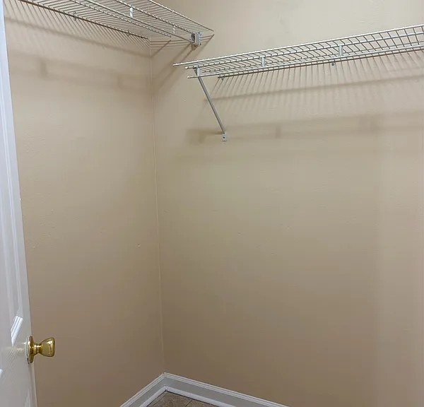 1103 Greentree Ct #F — Photo 8