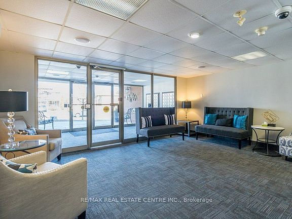 4th image of 26 Hall Rd #604