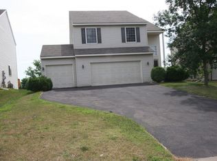 8475 Savanna Oaks Ln, Woodbury, MN 55125