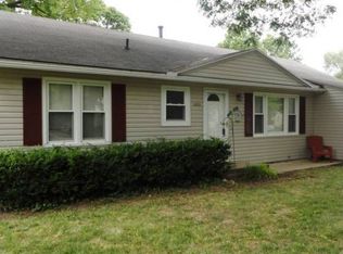 6626 Switzer Ln, Shawnee, KS 66203