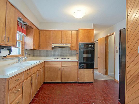 3rd image of 1826 S Donna Dr