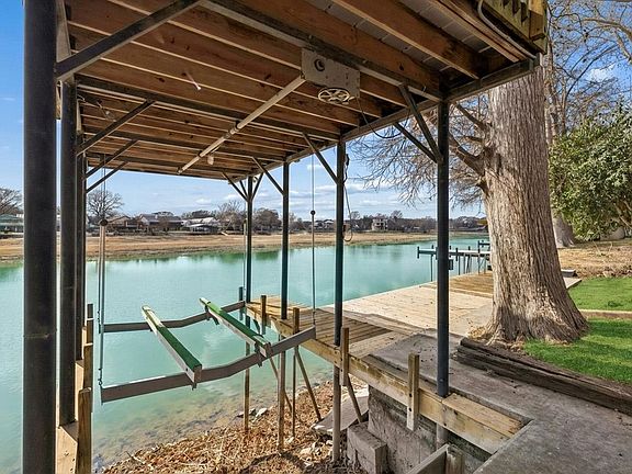 5th image of 1317 Terminal Loop Road