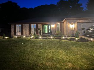 7611 Edgewood Ln #A, Independence, OH 44131