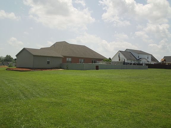 3rd image of 2272 E Presley Dr