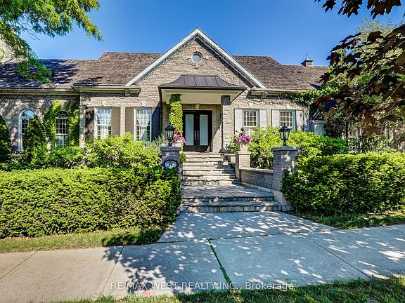 2nd image of 5 Humberview Dr