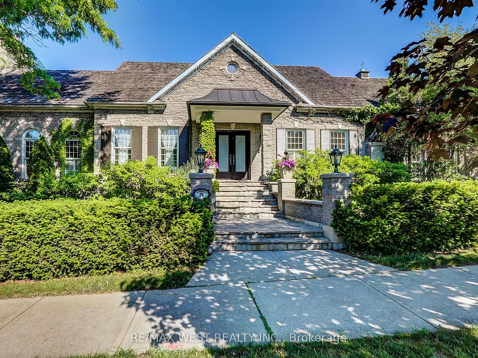 1st image of 5 Humberview Dr
