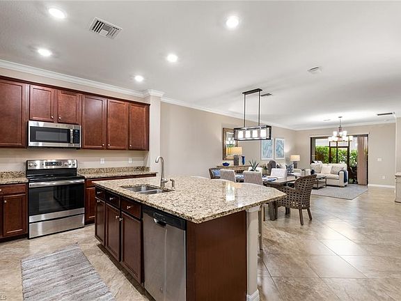 4th image of 9187 Woodhurst DR