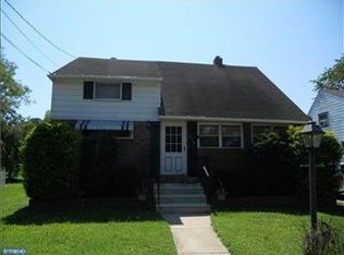 218 Mecray Ln, Maple Shade, NJ 08052