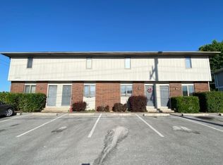 1201 N Main St, Nixa, MO 65714