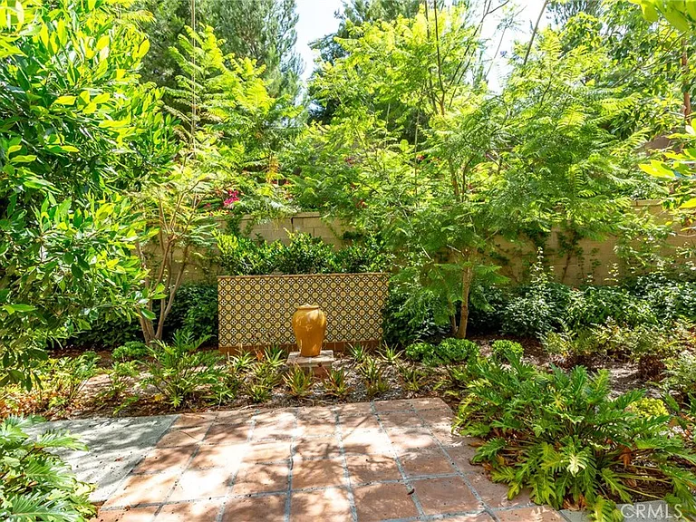 120 Coastal Gdn — Photo 24