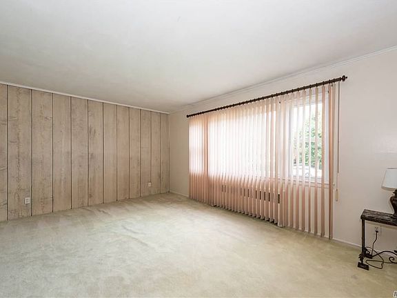 3rd image of 500 Linda Dr