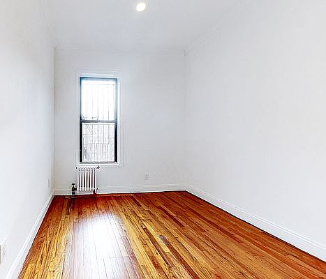 4th image of 126 W 139th St #4FL2