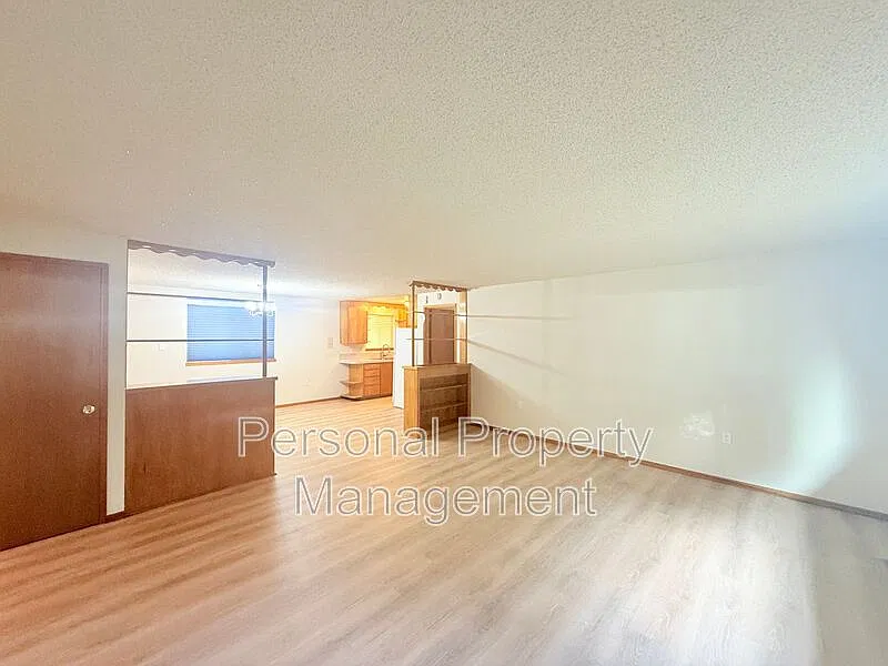2 bed, 1.0 bath, 858 sqft, $1,595 — Photo 4