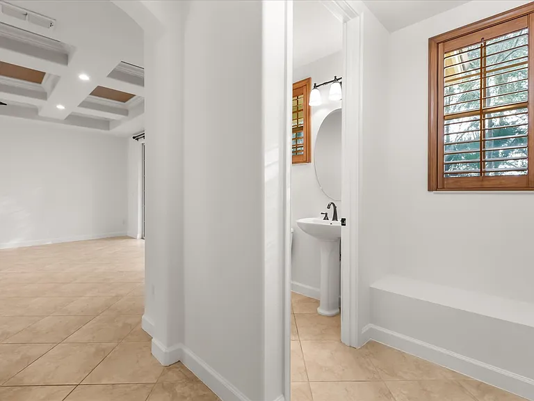 1125 Bolton Pl #A — Photo 11