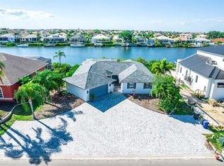 827 Chipaway Dr, Apollo Beach, FL 33572