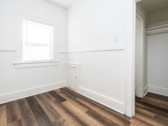 3rd image of 423 N Emporia Ave #11281617