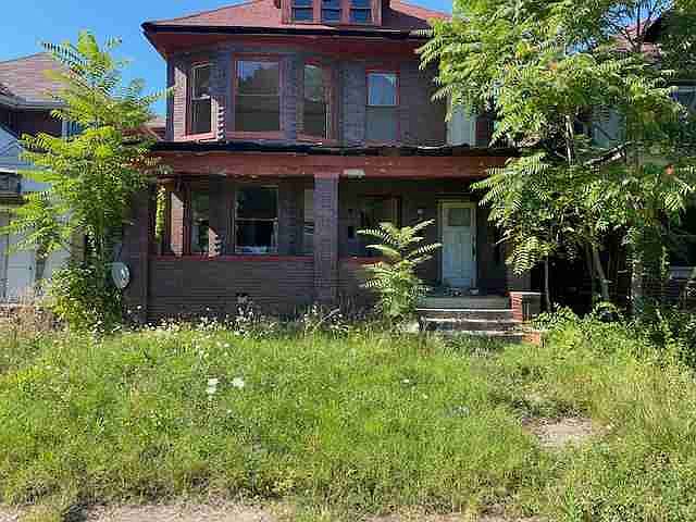 1636 Leslie