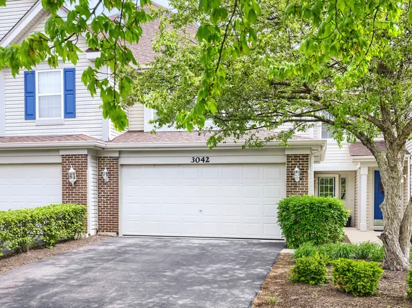 3042 Renard Ln, Saint Charles, IL 60175